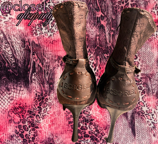 VINTAGE BCB Girls All over Monogram Ankle Boots